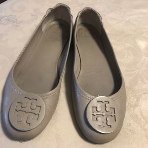 Gently worn 7M Gray Tory Burch Minnie Ballet Flats